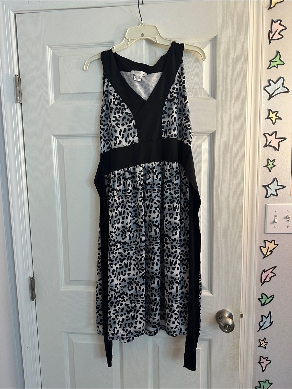 WD.NY Black and White Leopard Print V-Neck Midi Dress